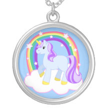 Unicornio mágico con el collar del arco iris