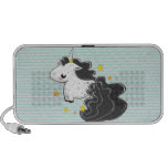 Unicornio negro del dibujo animado con el altavoz  altavoces