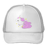 Unicornio rosado del dibujo animado con el gorra d gorras