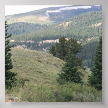 Valle de la montaña poster