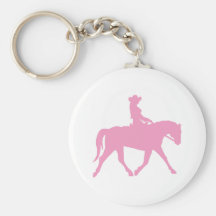 Vaquera que monta su caballo (rosa) llavero personalizado