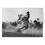 Vaquero en un caballo salvaje bucking felicitación