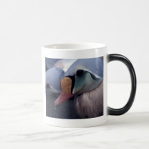 varón del eíder del rey morphing la taza de cerámi