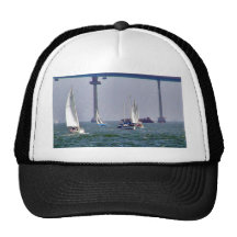 Velas del océano de los veleros de Coronado de las Gorros