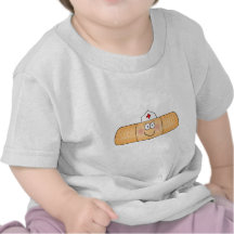 Vendaje de la tirita de Whimsicla con el gorra de  Camisetas