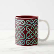 Verde del nudo de cuatro corazones en rojo tazas