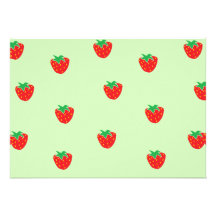 Verde menta de las fresas invitaciones personalizada