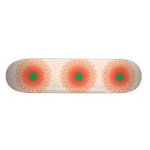 Verde, naranja, monopatines rosados del chica del 