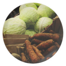 Verduras orgánicas en una placa del mercado plato para fiesta