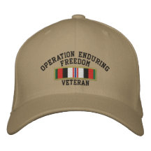 Veterano de la libertad de operación que aguanta gorra de beisbol bordada