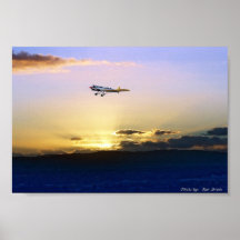 Vuelo de la puesta del sol poster