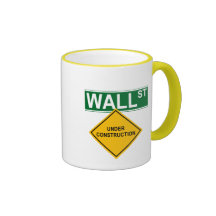 Wall Street bajo construcción Tazas De Café