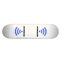 Wifi disponible aquí anda en monopatín
