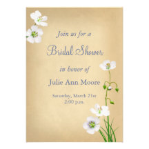 Wildflowers blancos en ducha nupcial beige invitaciones personales 