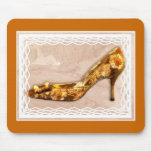 Zapato floral de oro de los derechos tapete de ratón