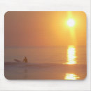 Buscar persona que practica surf alfombrillas de raton Ondas