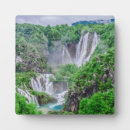 Buscar cascadas placas fotograbadas Bosque