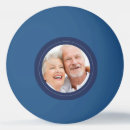 Buscar hombres pelotas de ping pong Día del padre