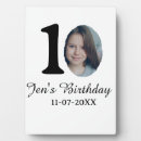 Buscar feliz cumpleaños placas fotograbadas Tipografía caligráfica elegante