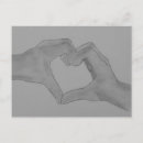 Buscar manos en forma de corazón postales Blanco y negro