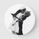 Buscar el beso relojes de pared General y unisex