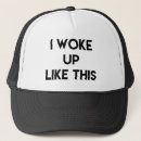 Buscar quote gorras Typography