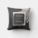 Buscar pizarra cojines Recién casados