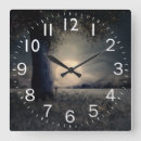 Buscar árbol la noche de relojes de pared Bosque