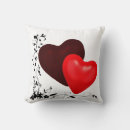 Buscar entre dos corazones cojines Parejas