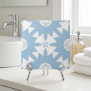 Buscar azul claro y blanco azulejos Patrón geométrico