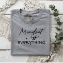 Buscar diseño tipográfico camisetas Lindo