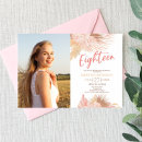 Buscar dieciocho invitaciones Para ella