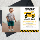 Buscar fiesta del camión invitaciones de cumpleaños Chico