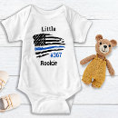 Buscar delgado bebe ropa Policía