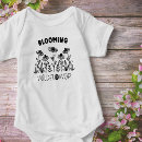 Buscar dibujo bebe ropa Para ella