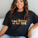 Buscar agente inmobiliario ropa Retro