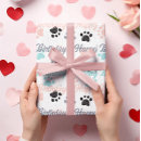 Buscar huellas papel de regalo Rosa