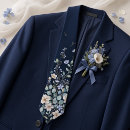 Buscar flores elegantes corbatas Padrino de honor