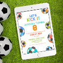 Buscar el fútbol del chica invitaciones Invitados