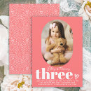 Buscar tres invitaciones Para ella