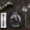 Buscar blanco y negro papel platos Invitados