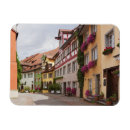 Buscar pueblos imanes Historia