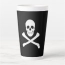 Buscar cráneo y bandera pirata tazas Piratería