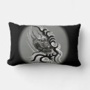 Buscar arte del tatuaje cojines Gótico