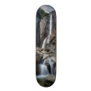 Buscar vertical tablas de skate Imagen del color