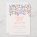 Buscar cuatro invitaciones Chica
