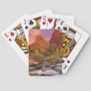 Buscar dramático barajas de cartas Ninguna gente