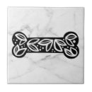 Buscar mármol blanco y negro azulejos Perro