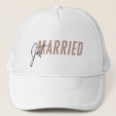 Buscar oscuro gorras Para ella