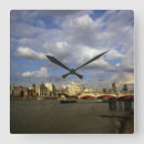 Buscar puente relojes de pared Inglés